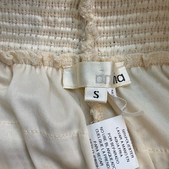 Cute Layered Knit Lace Shorts Size S Like New - Picture 3 of 3